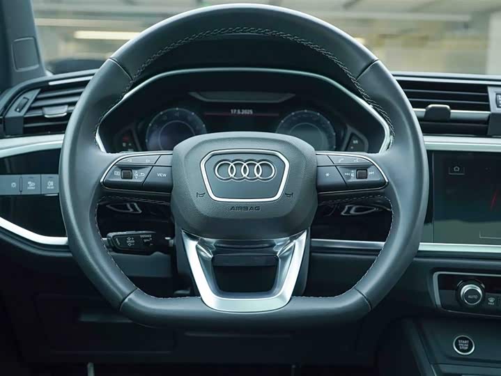 Фото 18 - Audi Q3