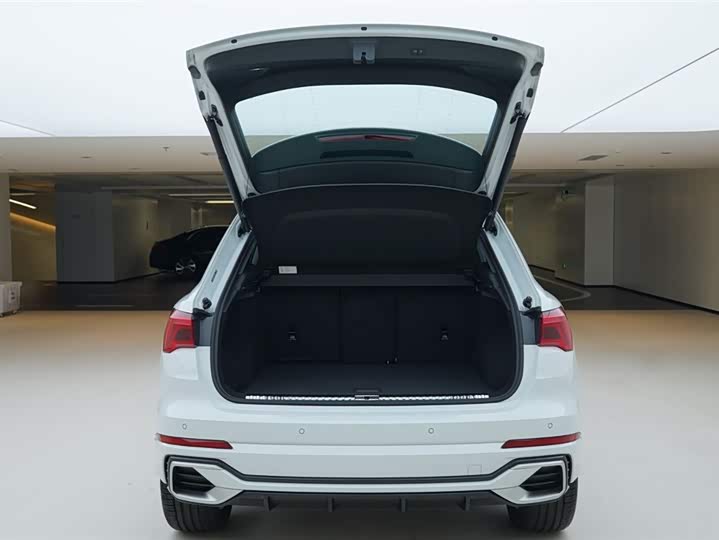 Фото 6 - Audi Q3