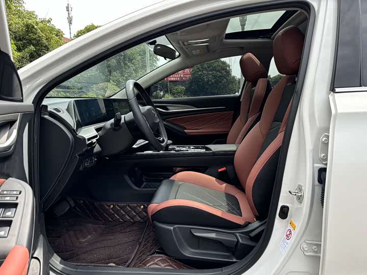 Фото 14 - Changan Eado Plus