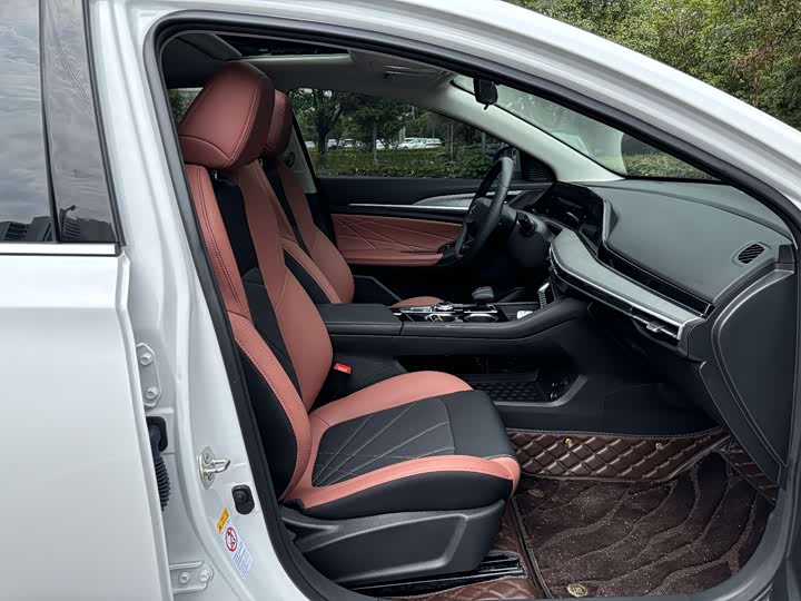 Фото 18 - Changan Eado Plus