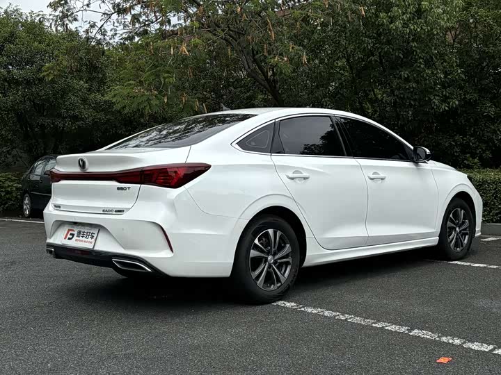 Фото 21 - Changan Eado Plus