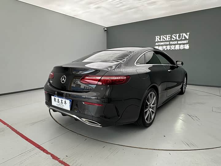 Фото 11 - Mercedes-Benz E-Class