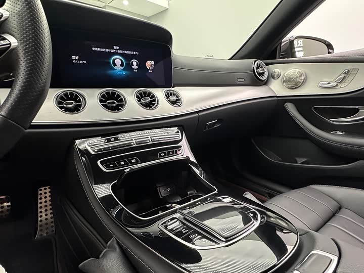 Фото 7 - Mercedes-Benz E-Class