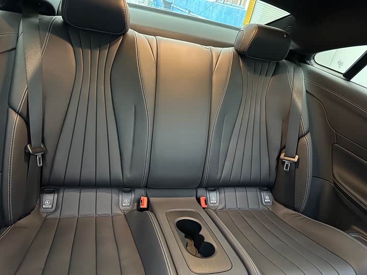 Фото 8 - Mercedes-Benz E-Class