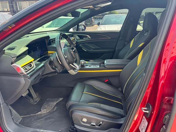 Фото 7 - Hongqi H6