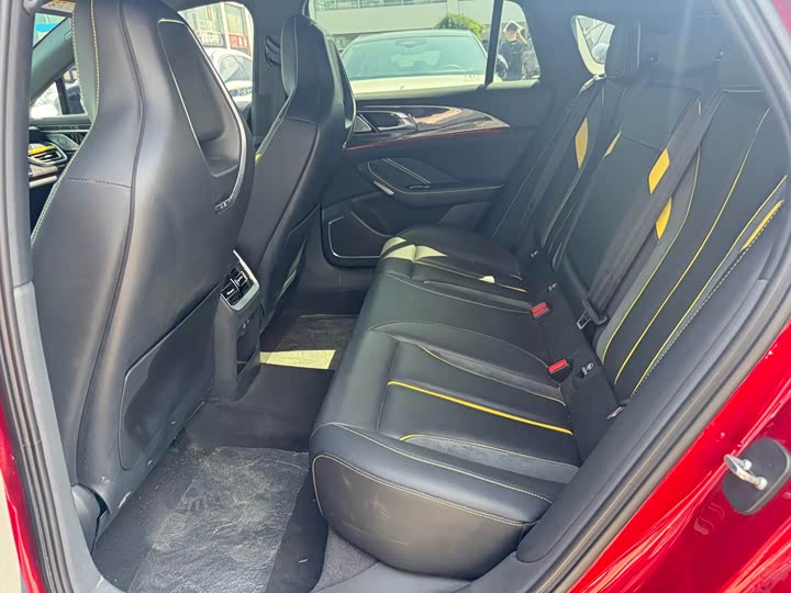 Фото 8 - Hongqi H6