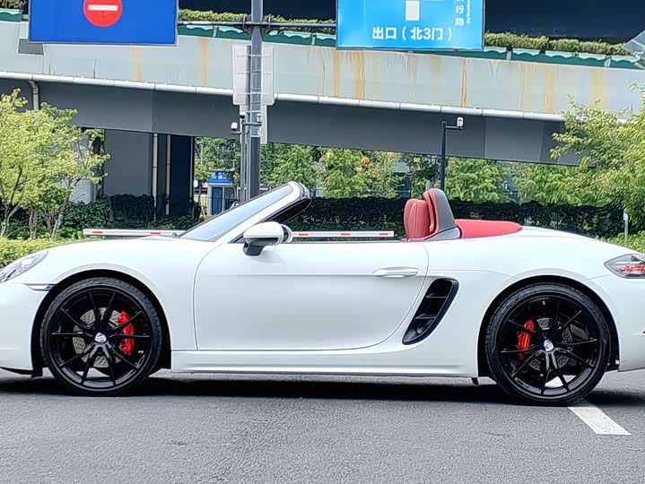 Фото 4 - Porsche 718