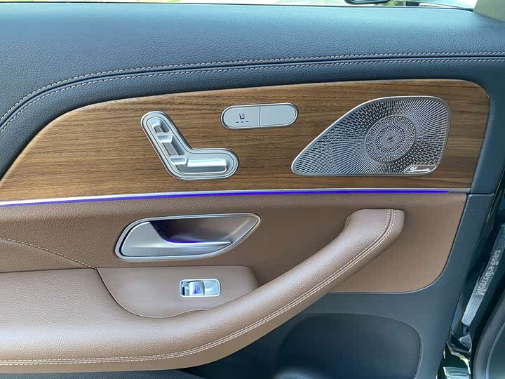 Фото 18 - Mercedes-Benz GLS-Class