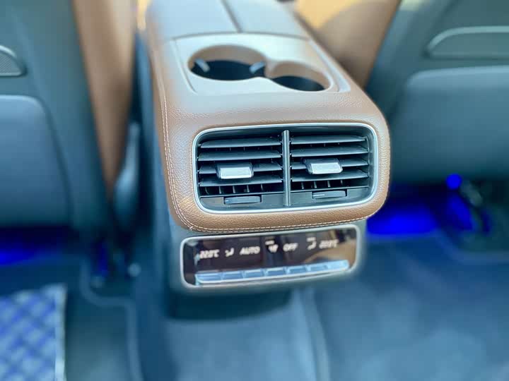 Фото 20 - Mercedes-Benz GLS-Class