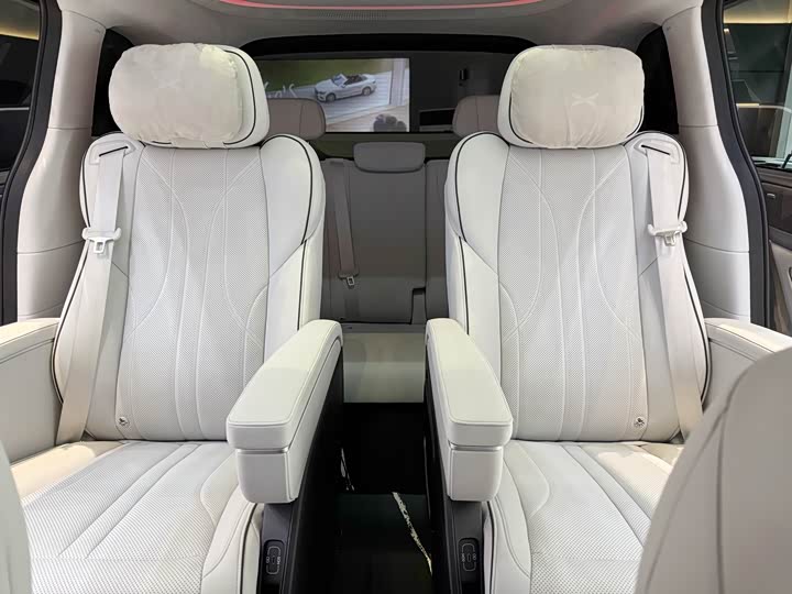 Фото 12 - XPeng X9