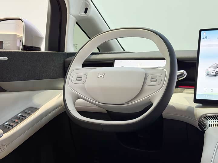 Фото 14 - XPeng X9