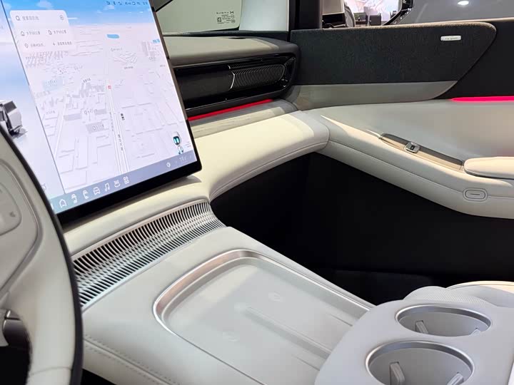 Фото 22 - XPeng X9