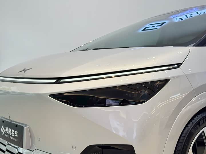 Фото 3 - XPeng X9