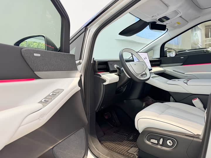 Фото 6 - XPeng X9