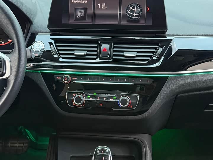 Фото 24 - BMW 1 Series