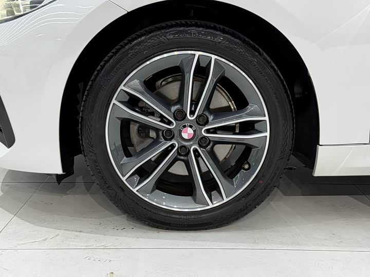 Фото 9 - BMW 1 Series