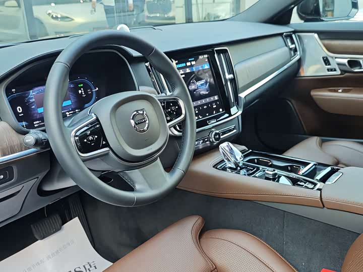 Фото 22 - Volvo S90 Hybrid