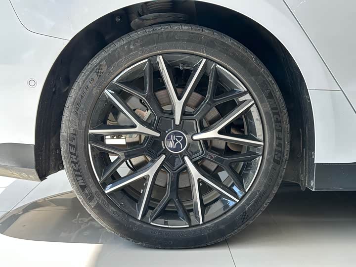 Фото 10 - BYD Han