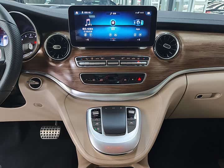 Фото 14 - Mercedes-Benz V-Class