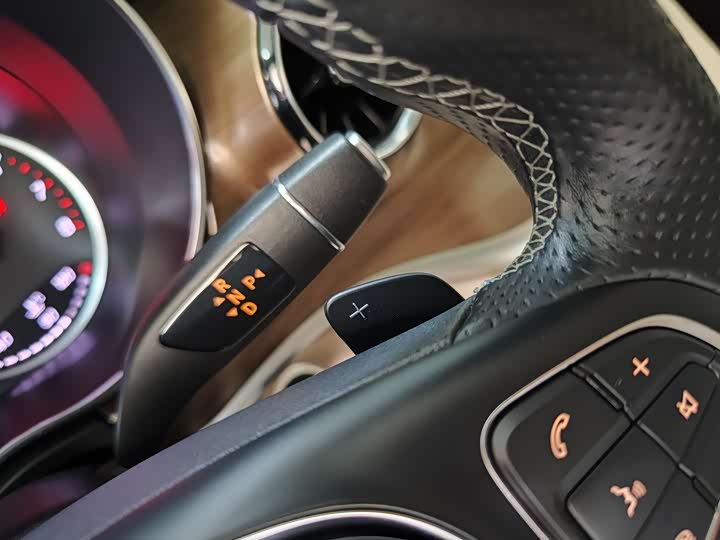 Фото 17 - Mercedes-Benz V-Class