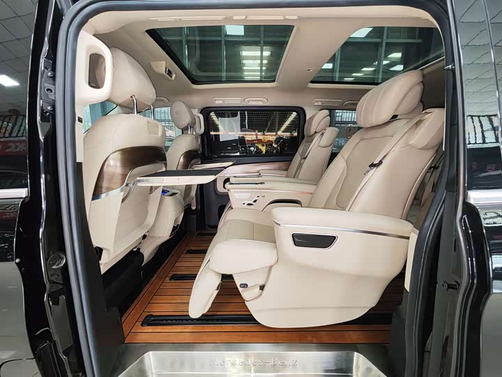 Фото 6 - Mercedes-Benz V-Class