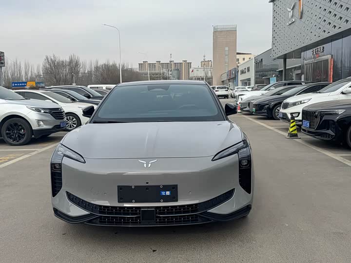 Фото 2 - Hongqi EH7