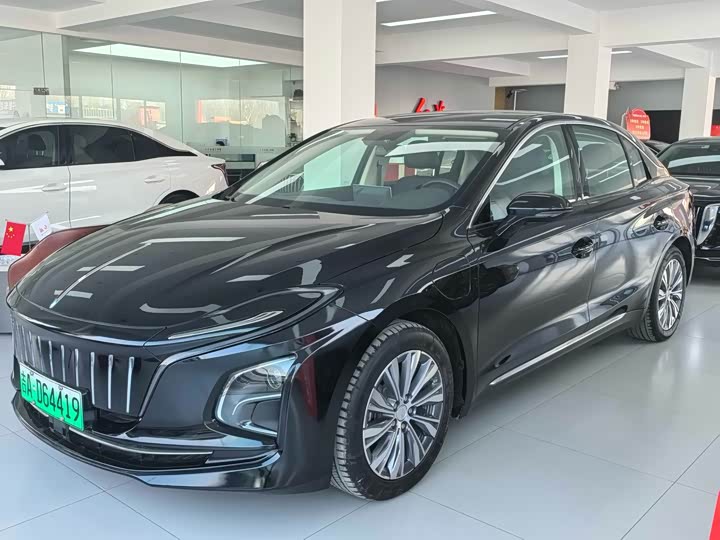 Фото 1 - Hongqi E-QM5