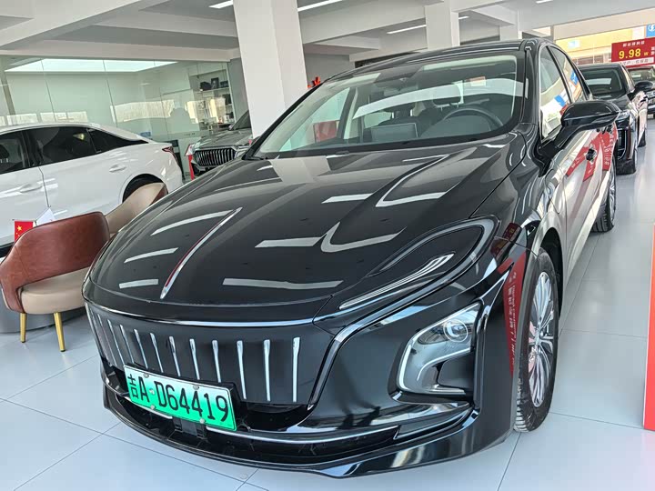 Фото 2 - Hongqi E-QM5