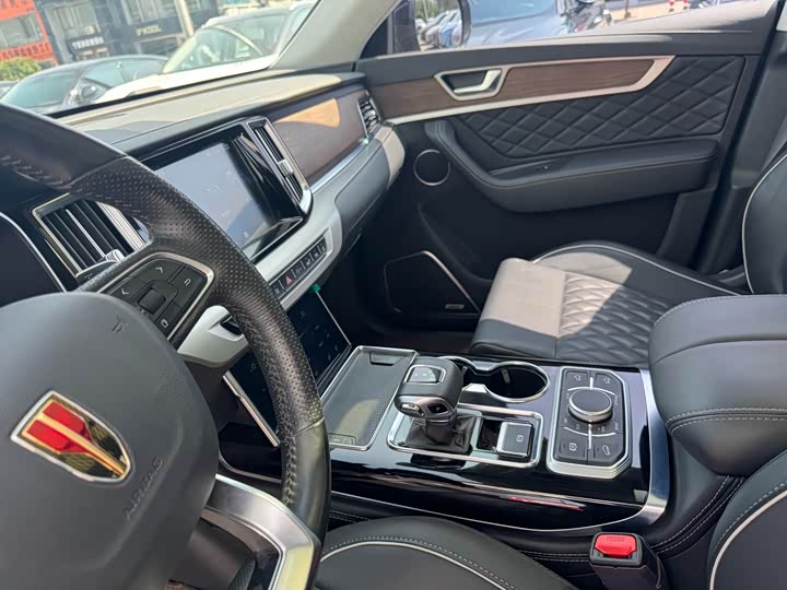 Фото 11 - Hongqi HS7