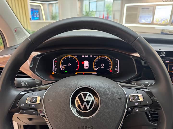 Фото 10 - Volkswagen Tharu