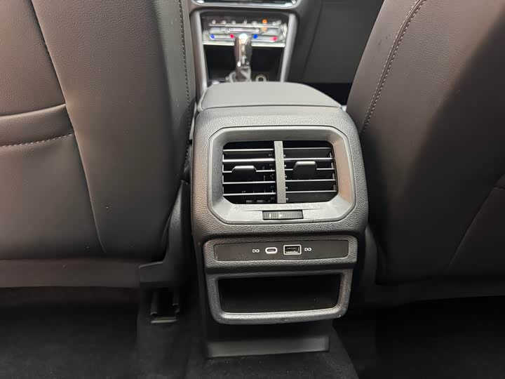 Фото 12 - Volkswagen Tharu