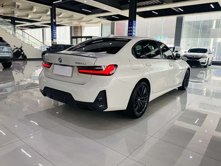 Фото 11 - BMW 3 Series