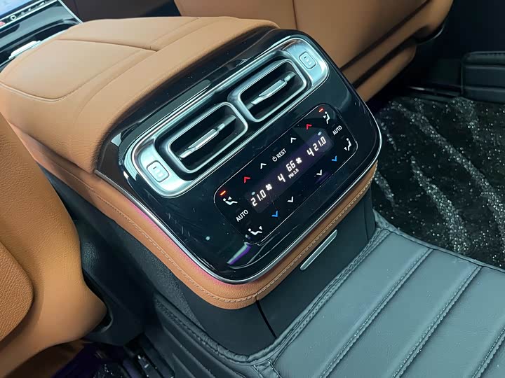 Фото 11 - Mercedes-Benz S-Class