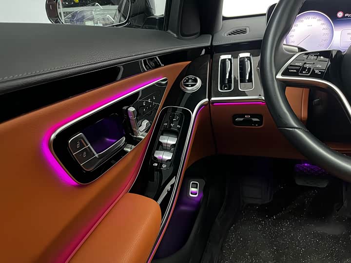 Фото 16 - Mercedes-Benz S-Class