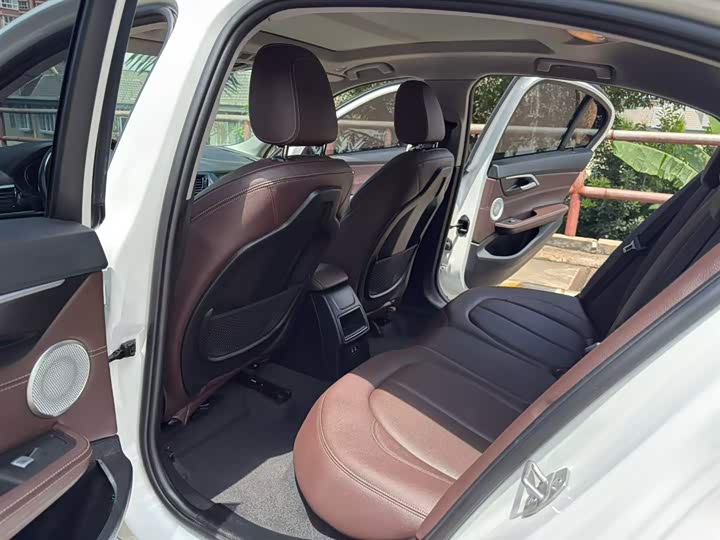 Фото 21 - BMW 1 Series