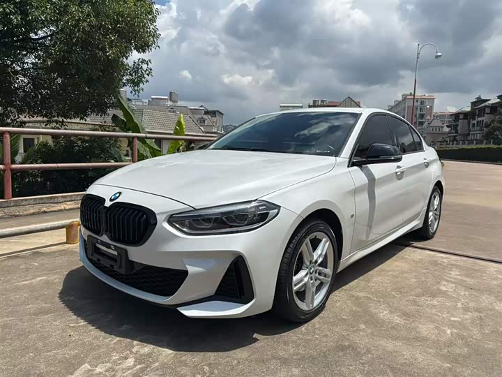 Фото 3 - BMW 1 Series