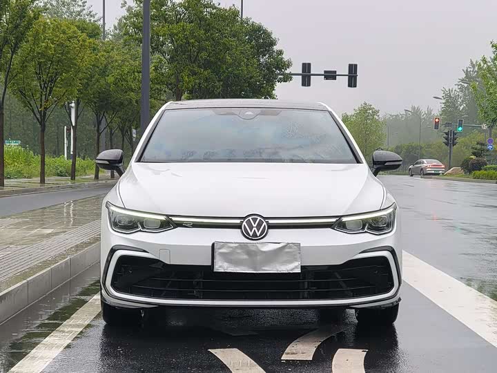 Фото 2 - Volkswagen Golf