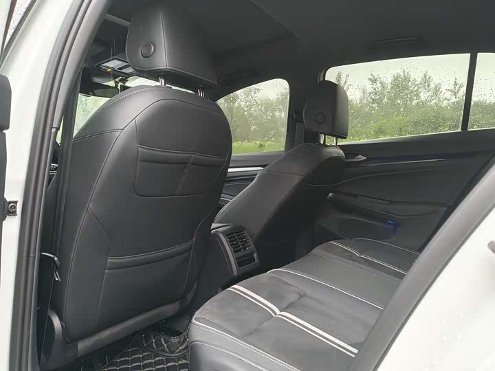 Фото 5 - Volkswagen Golf