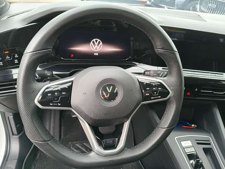 Фото 7 - Volkswagen Golf