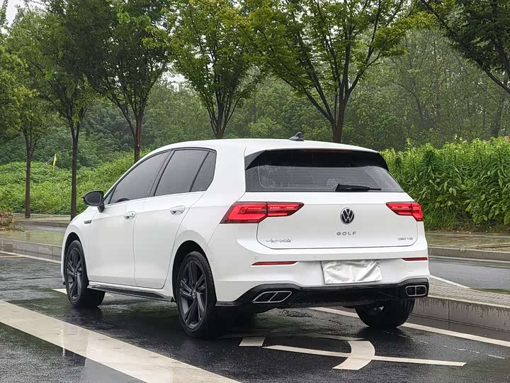 Фото 8 - Volkswagen Golf