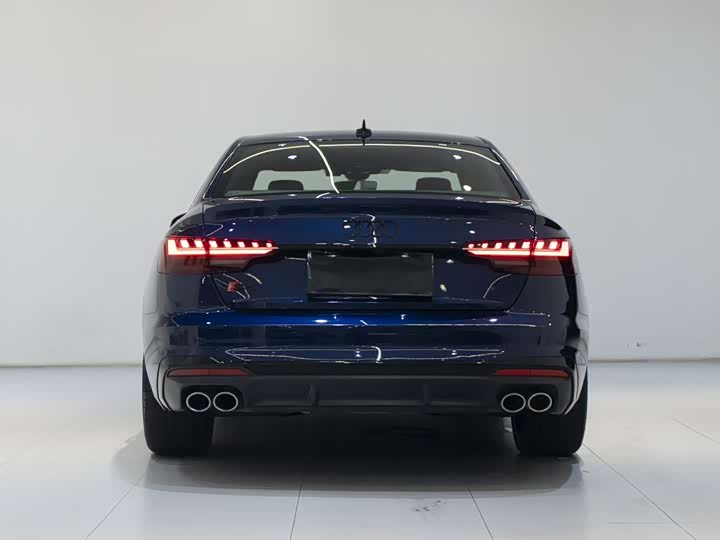 Фото 4 - Audi S4