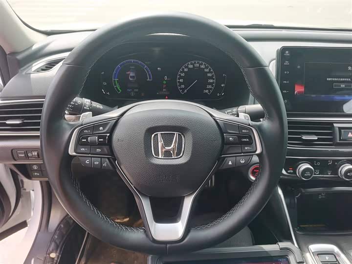 Фото 11 - Honda Accord