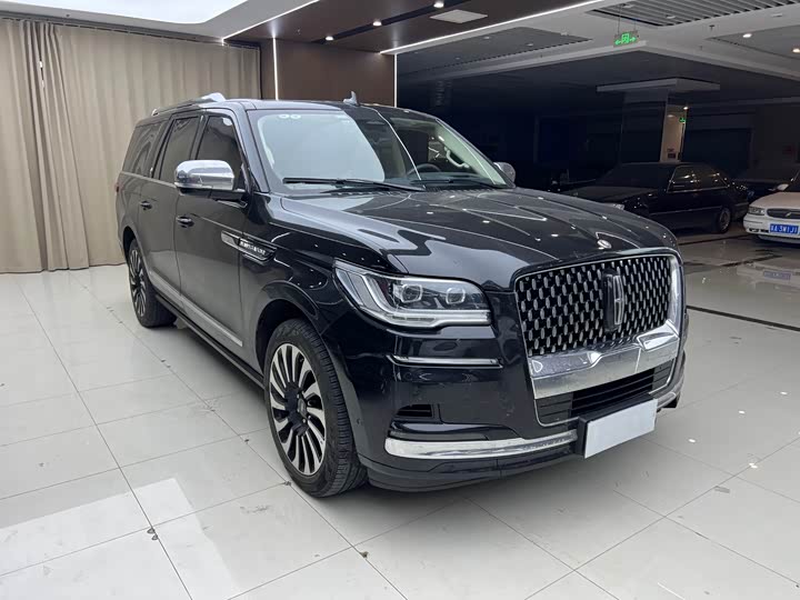 Фото 3 - Lincoln Navigator One