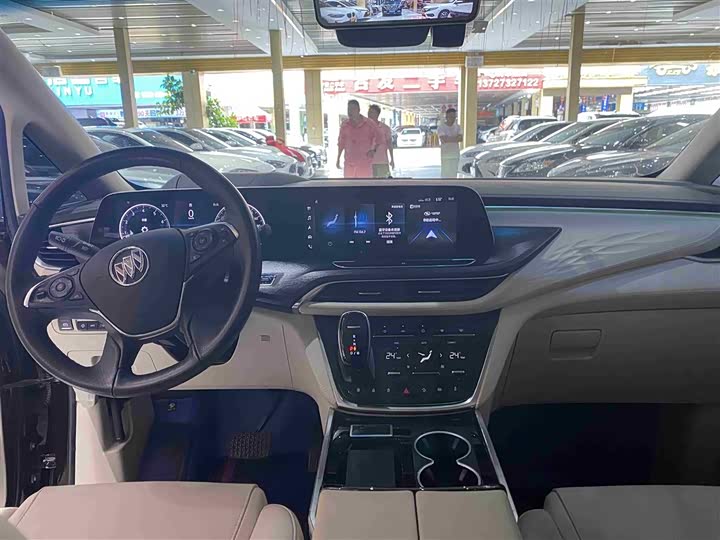 Фото 11 - Buick GL8 ES