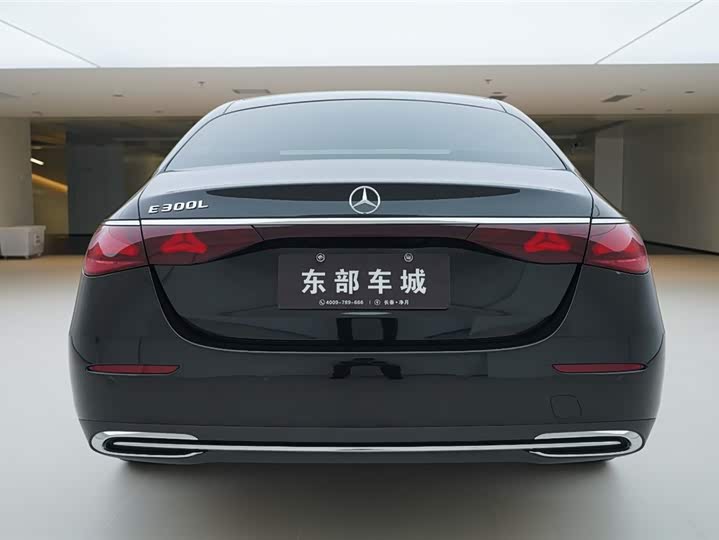 Фото 5 - Mercedes-Benz E-Class