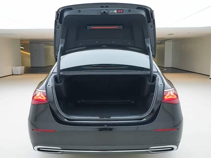 Фото 6 - Mercedes-Benz E-Class