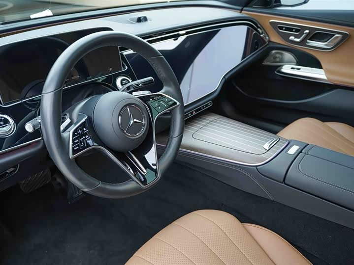 Фото 8 - Mercedes-Benz E-Class