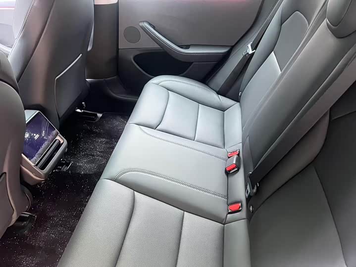 Фото 9 - Tesla Model 3