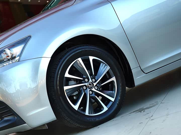 Фото 17 - Lexus CT 200h