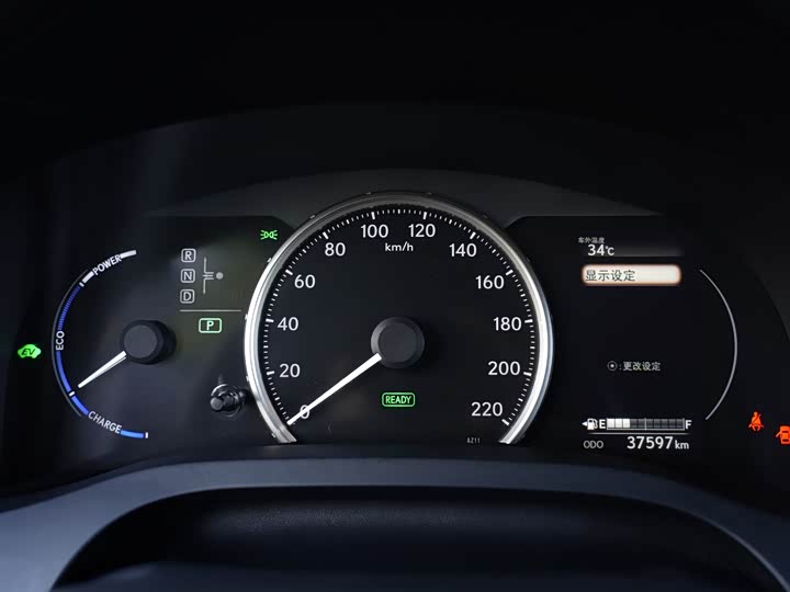 Фото 18 - Lexus CT 200h